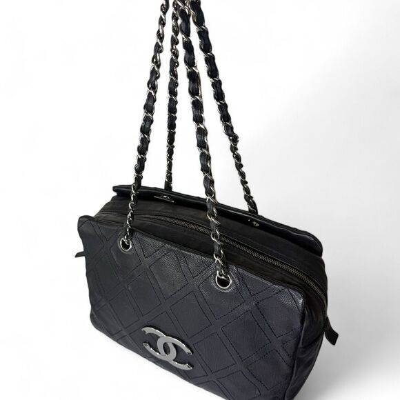 CHANEL Vintage 2007 Black Lambskin Leather CC Logo Medium Shoulder Bag - Picture 9 of 16